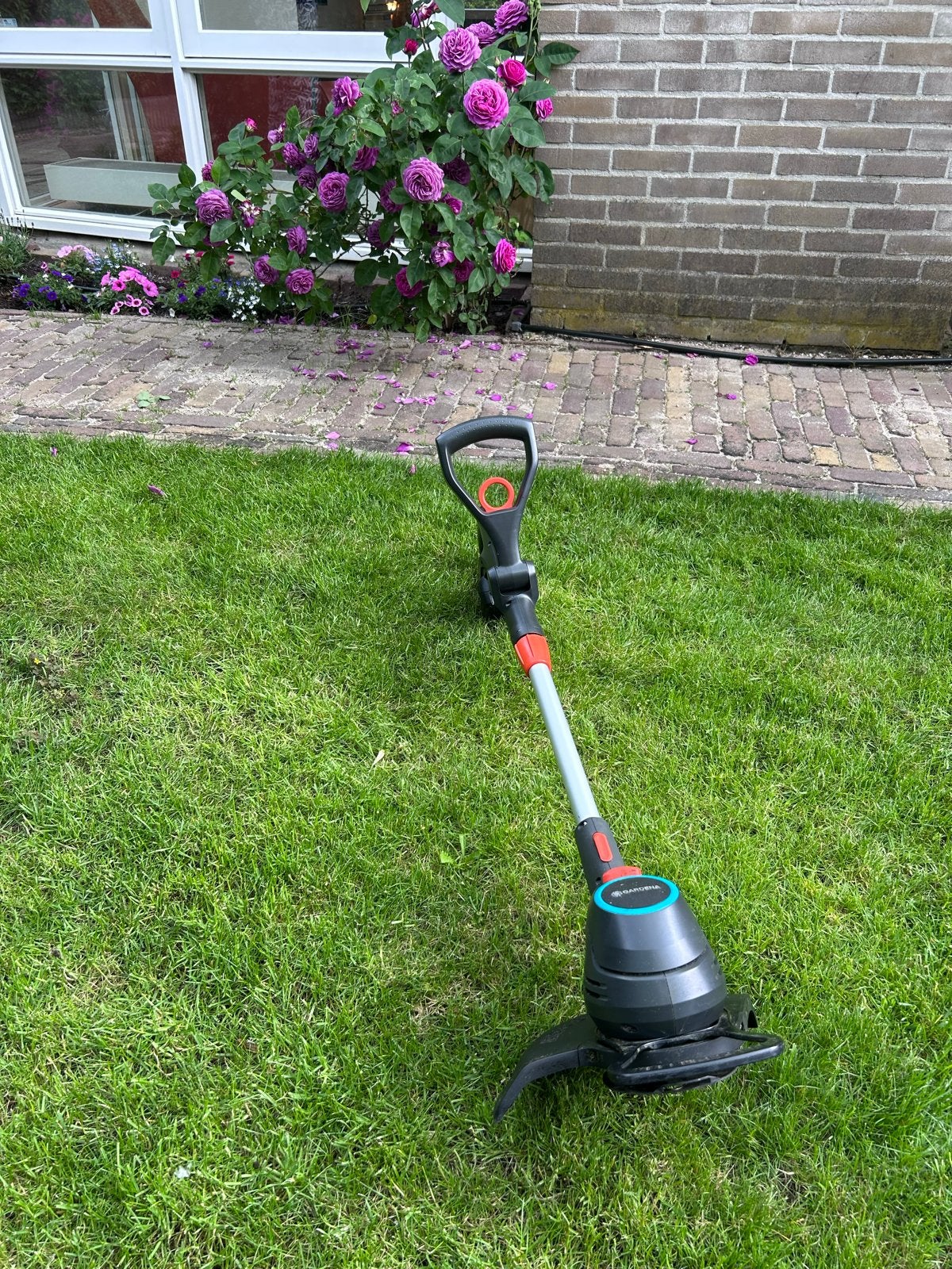 Gardena grastrimmer ComfortCut 23/18V P4A Bosch accu 4.0Ah &, Ophalen, Cirkelmaaier, Minder dan 30 cm, Accu-grasmaaier
