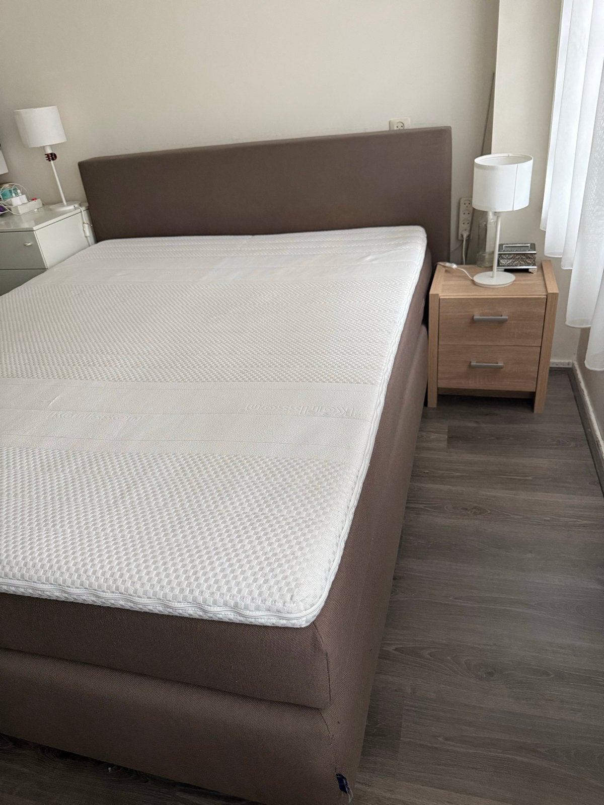 Boxspring 160x200cm met topper, zo goed als nieuw