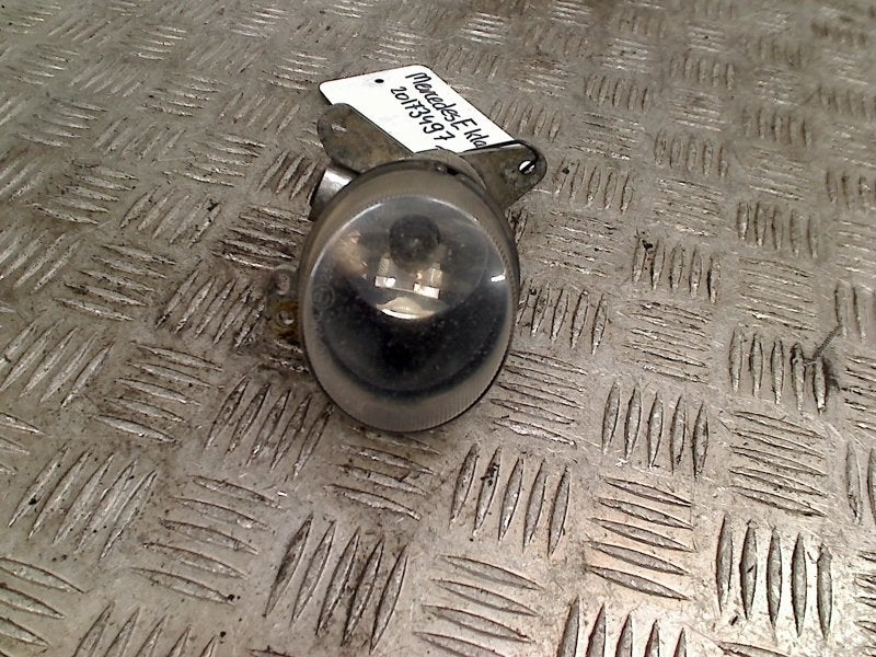 Mistlamp Rechts Voor Mercedes-Benz E (W212) 2010 A2128200356, Gebruikt, Mercedes-Benz AG, Mercedes-Benz, Mercedesstraße 120, Stuttgart 70372, , Duitsland