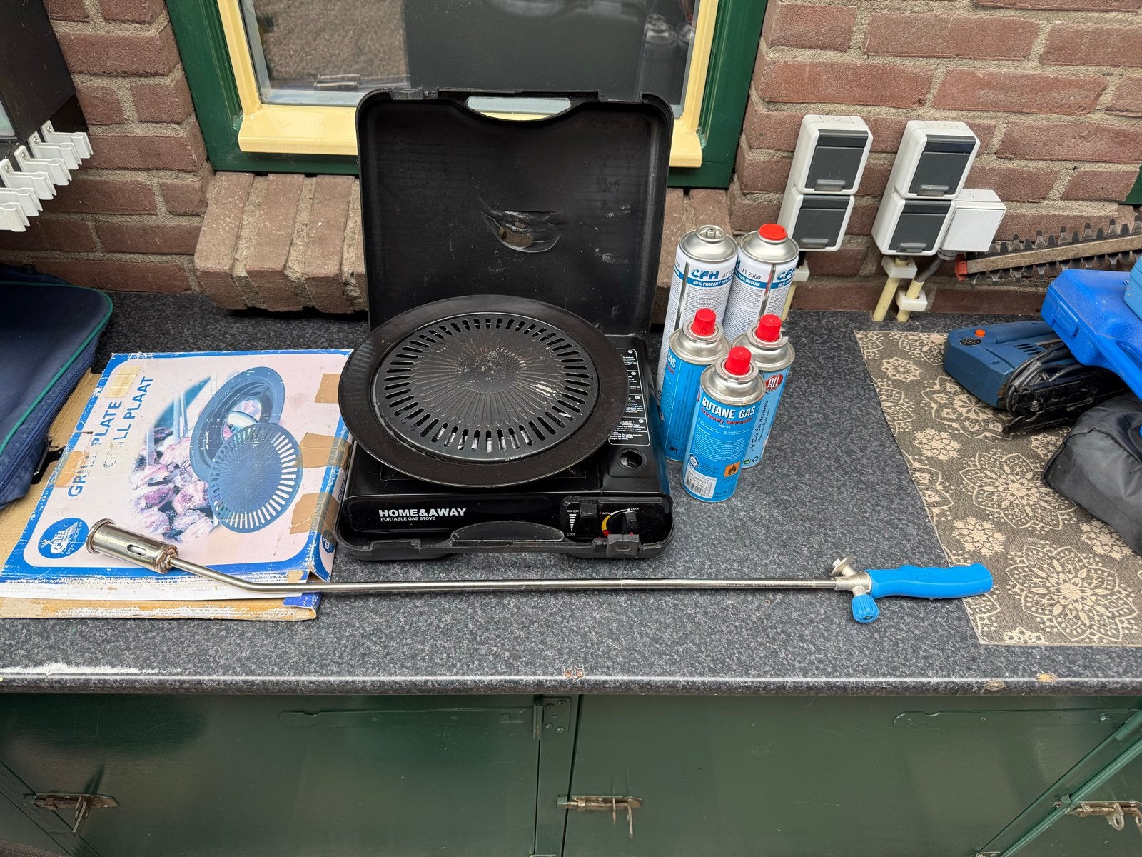 Camping kooktoestel met grillplaat en gaspatronen, Ophalen, Gebruikt