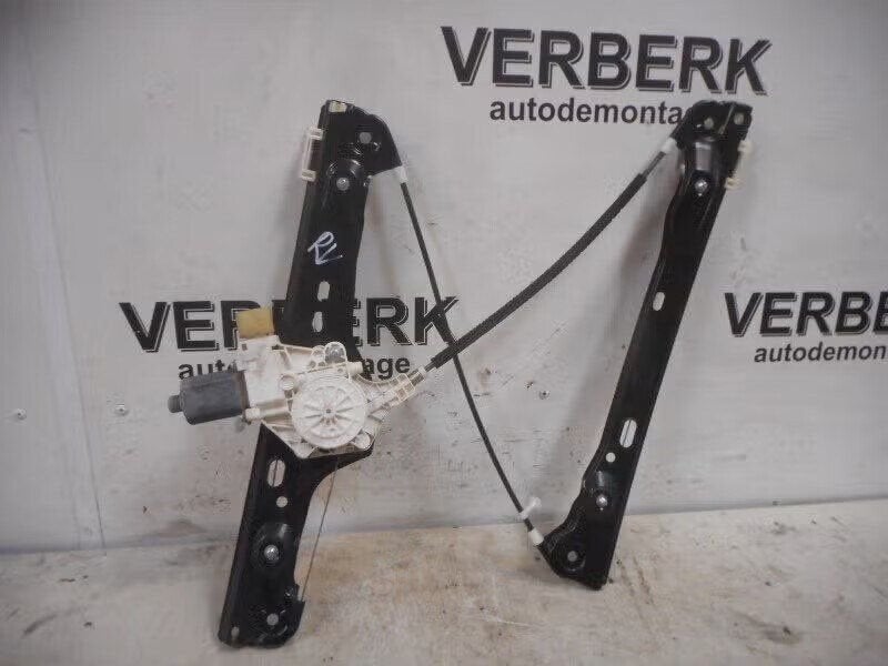 RAAMMECHANIEK ELEK RECHTS VOOR BMW 3 serie (E90), Gebruikt, Ophalen of Verzenden, Petuelring 130 80809 München, DE, BMW