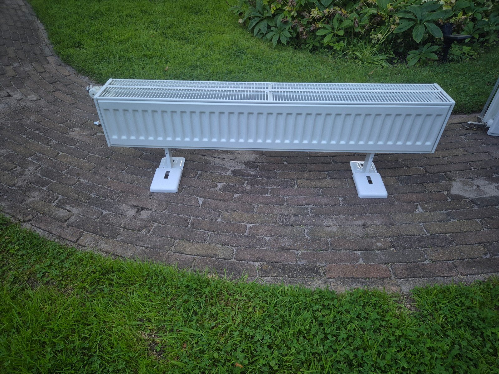 Staande witte radiator met pootjes, Ophalen, Minder dan 30 cm, Radiator, 150 cm of meer