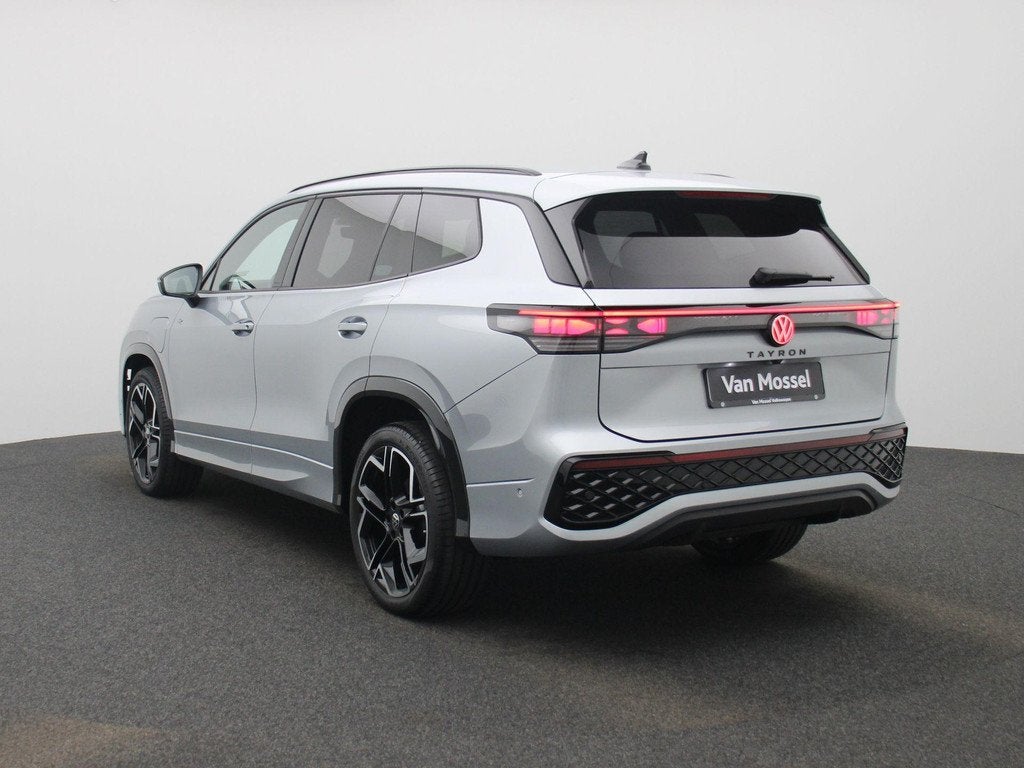 Volkswagen Tayron 1.5 eHybrid R-Line Edition 272 PK| Trekhaa, Auto's, Volkswagen, 12 maanden, Stof, 4 cilinders, 26 kWh