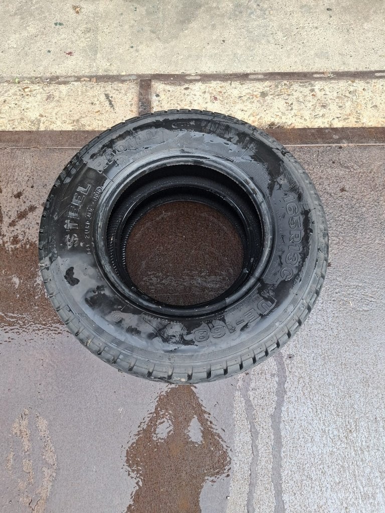 Te koop twee goede banden 165R13C 40 euro, Ophalen, Gebruikt, 13 inch, Winterbanden