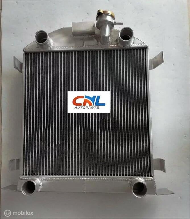 Radiateur 1932–1939 Ford Lowboy hacked with flathead V8