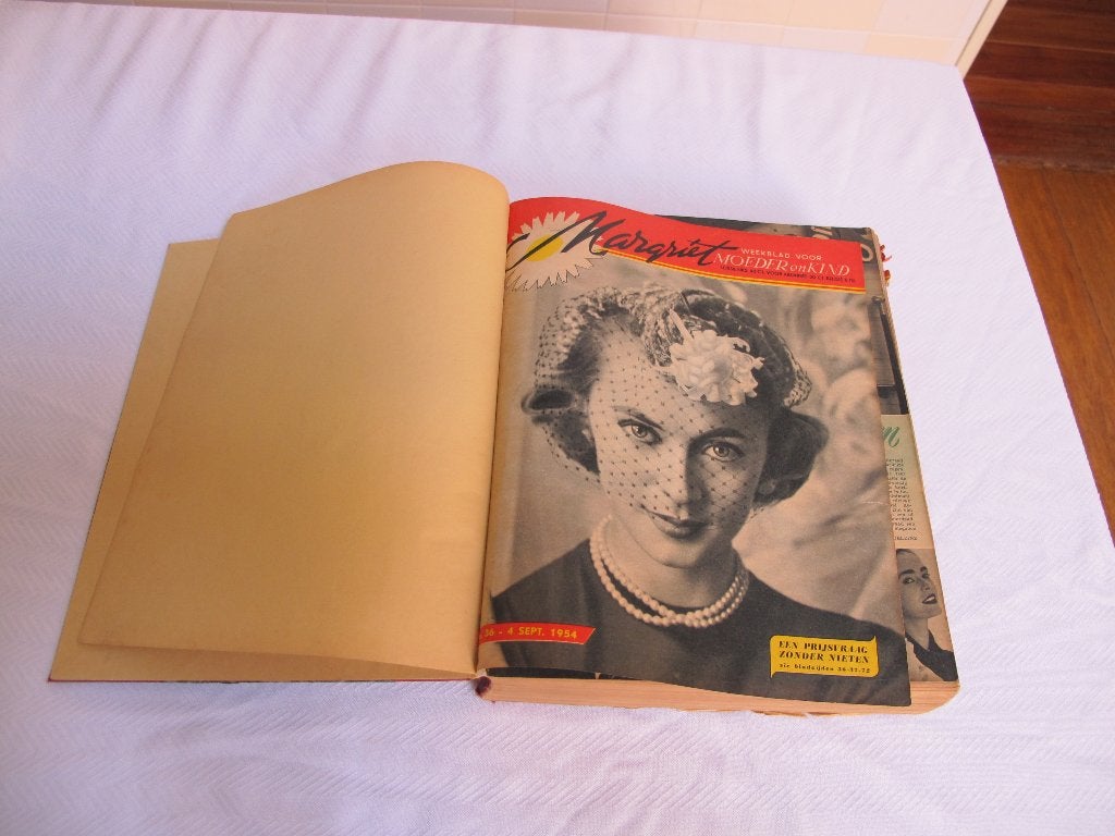 margriet ingebonden 1954, Boeken, Tijdschriften en Kranten, Ophalen of Verzenden, Gelezen, Damesbladen