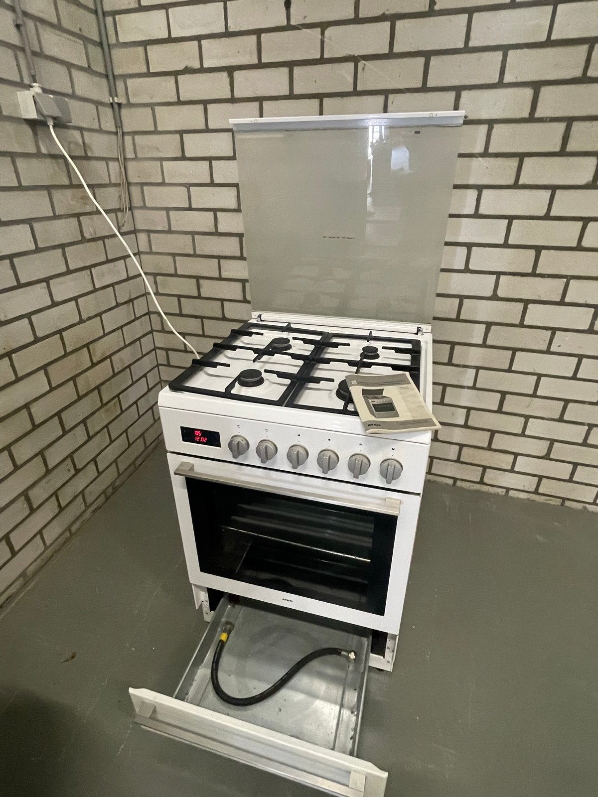 ATAG FG6011E Vrijstaand Gasfornuis met Oven - Wit, Witgoed en Apparatuur, Fornuizen, Ophalen, Gebruikt, Hete lucht, 4 kookzones
