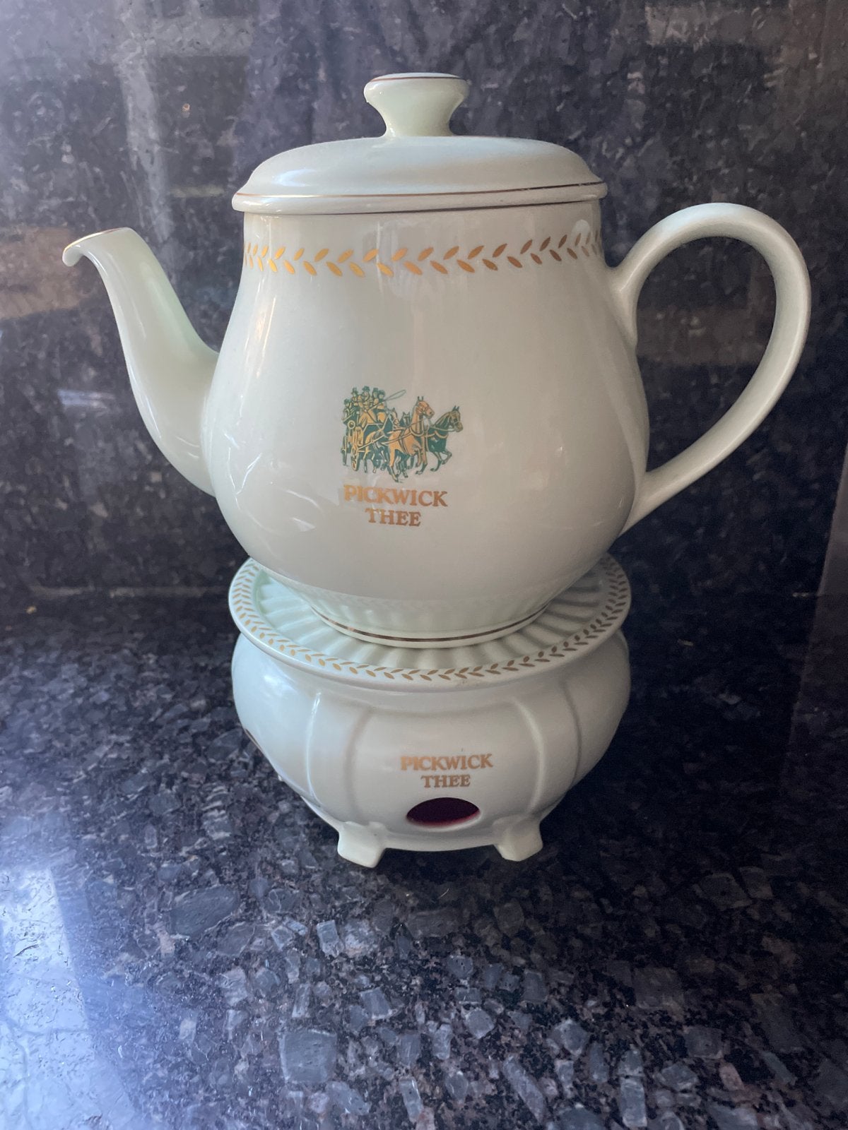 Pickwick Theepot met Warmhouder - Zo goed als nieuw, Theepot/fluitketel, Ophalen of Verzenden, Zo goed als nieuw, Steen/keramiek