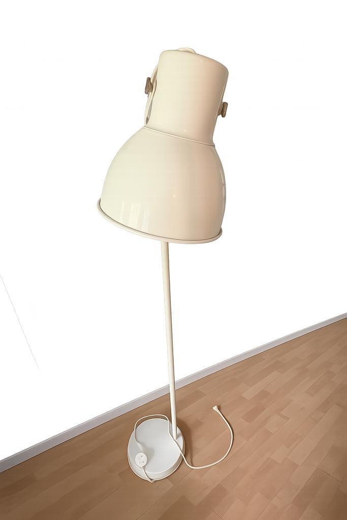 IKEA Hektar staande lamp, crèmekleurig, Huis en Inrichting, Ophalen, Gebruikt, 75 cm of meer