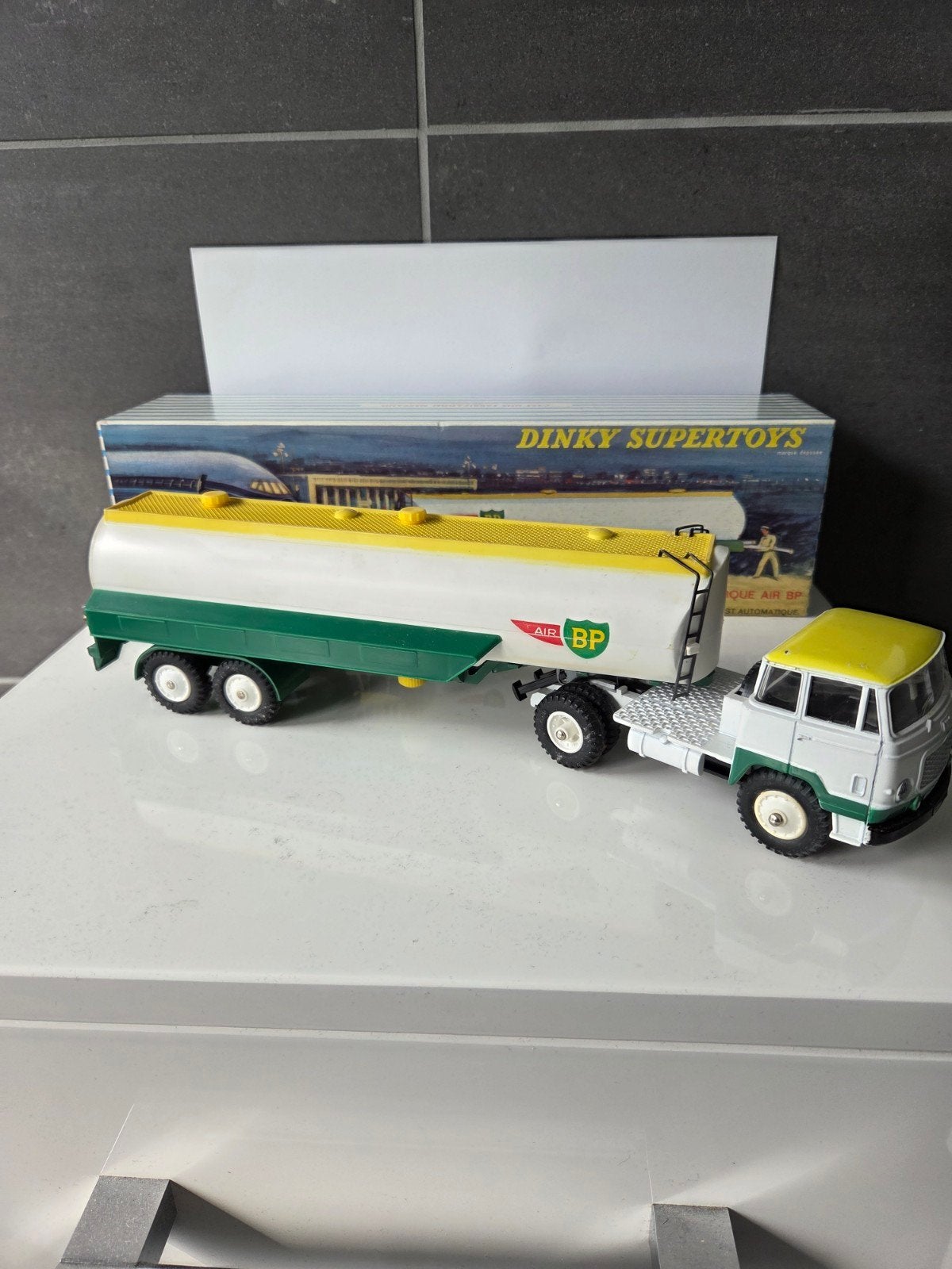 dinky supertoys bp vrachtauto, Ophalen of Verzenden, Zo goed als nieuw, Bus of Vrachtwagen, Dinky Toys