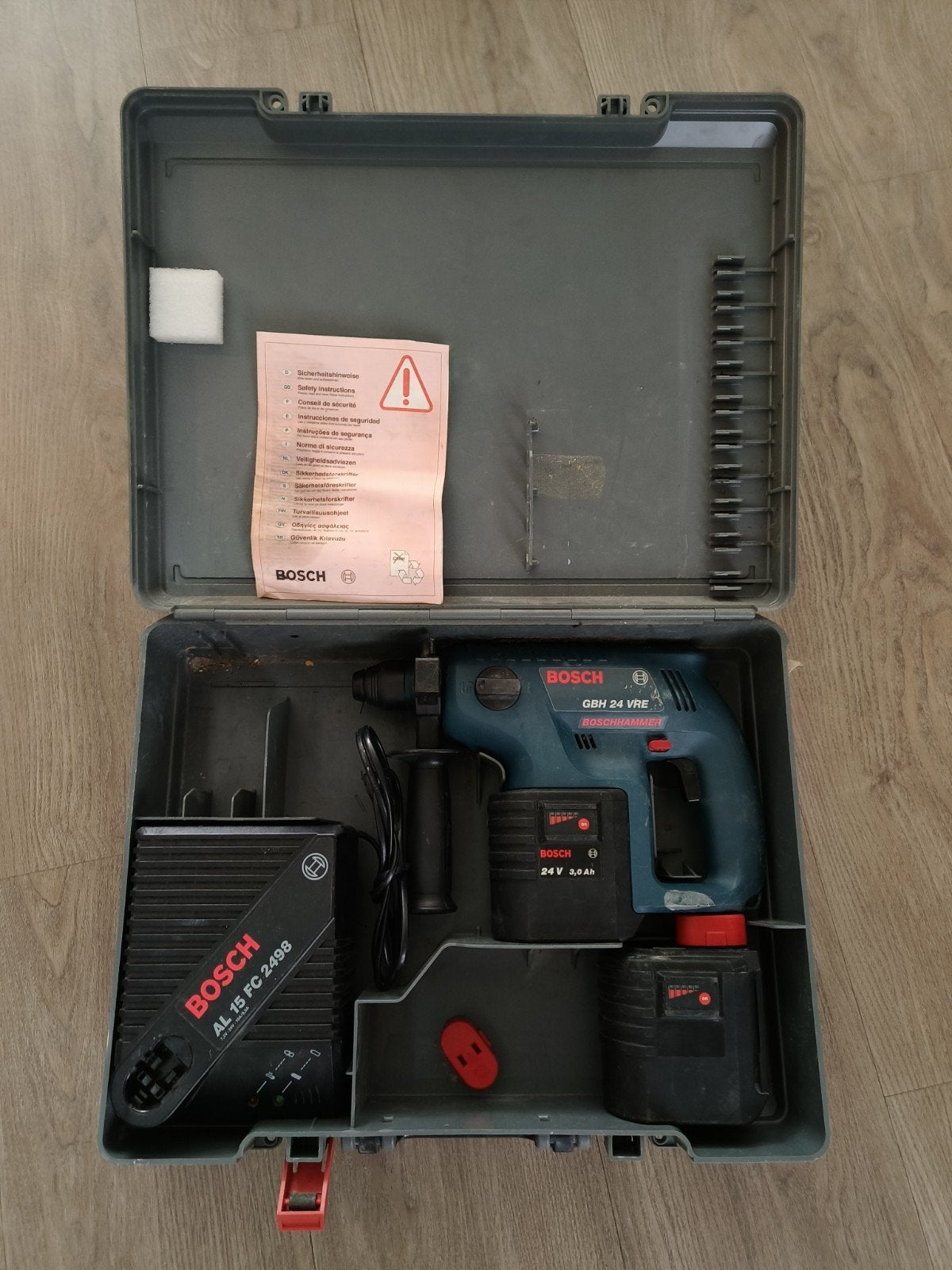 Bosch GBH 24 VRE Boorhamer met Accu en Oplader, Ophalen of Verzenden, Gebruikt, Boor- en/of Breekhamer, Klopboormechanisme