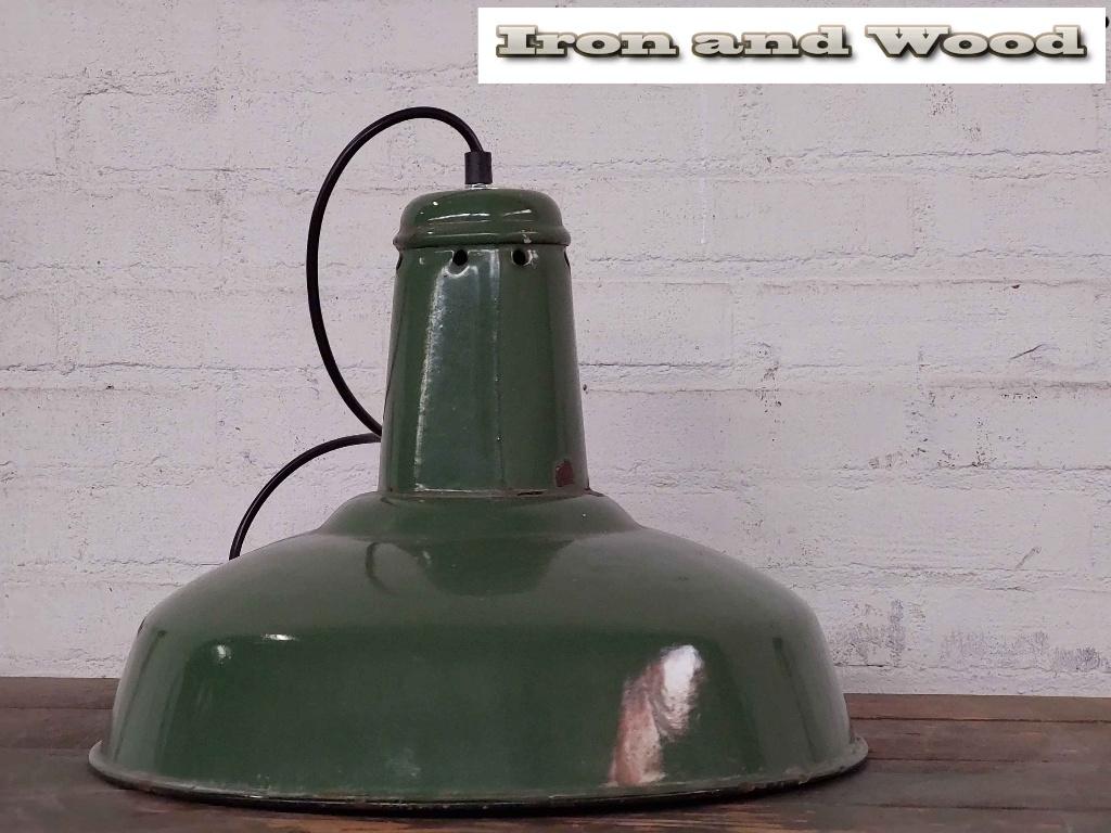 Groene oude brocante emaille vintage lamp H30 D41, Antiek en Kunst, Antiek | Emaille, Ophalen of Verzenden
