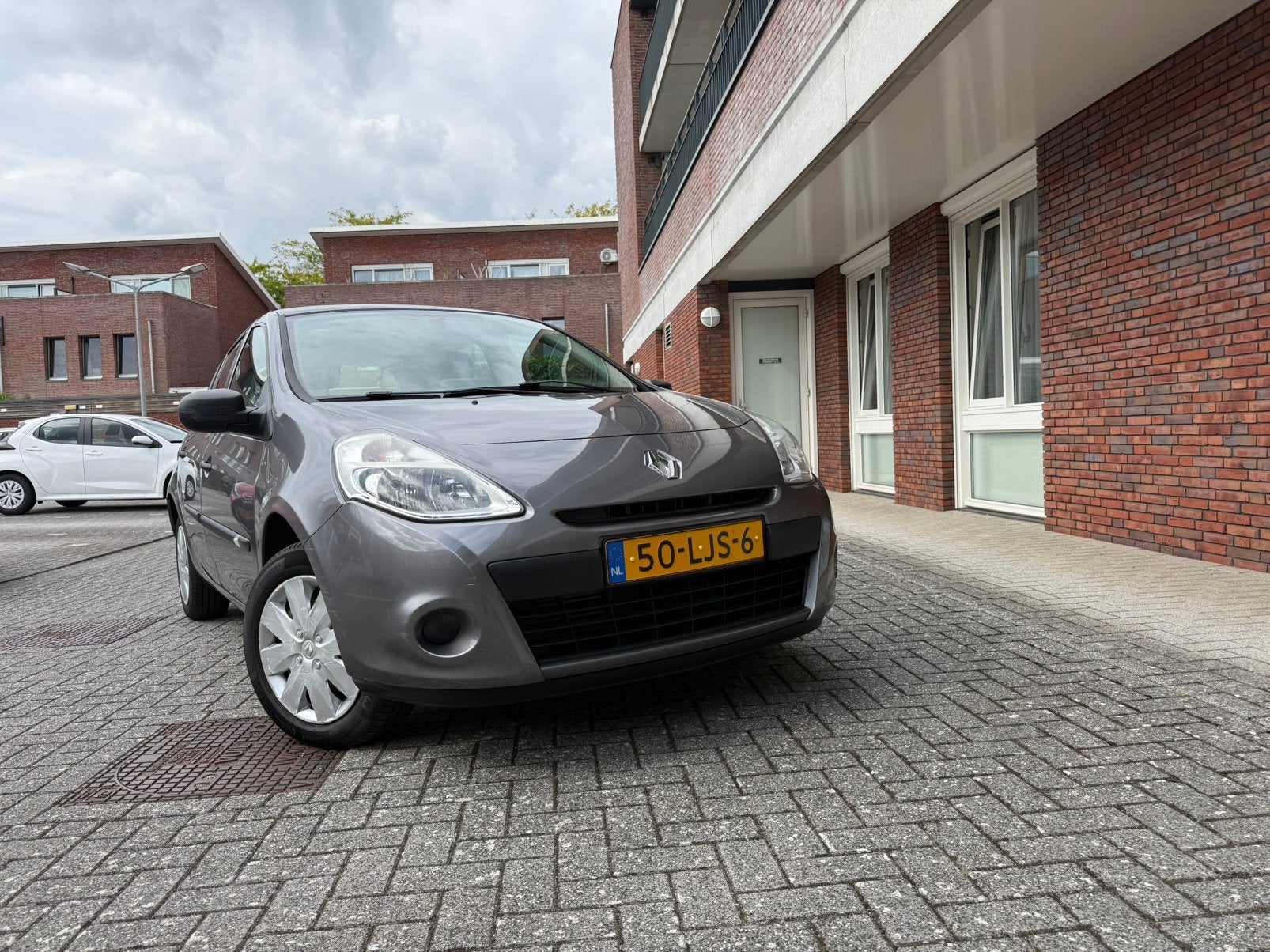 Renault Clio 1.2 TCE 5-DRS 2010 Grijs
