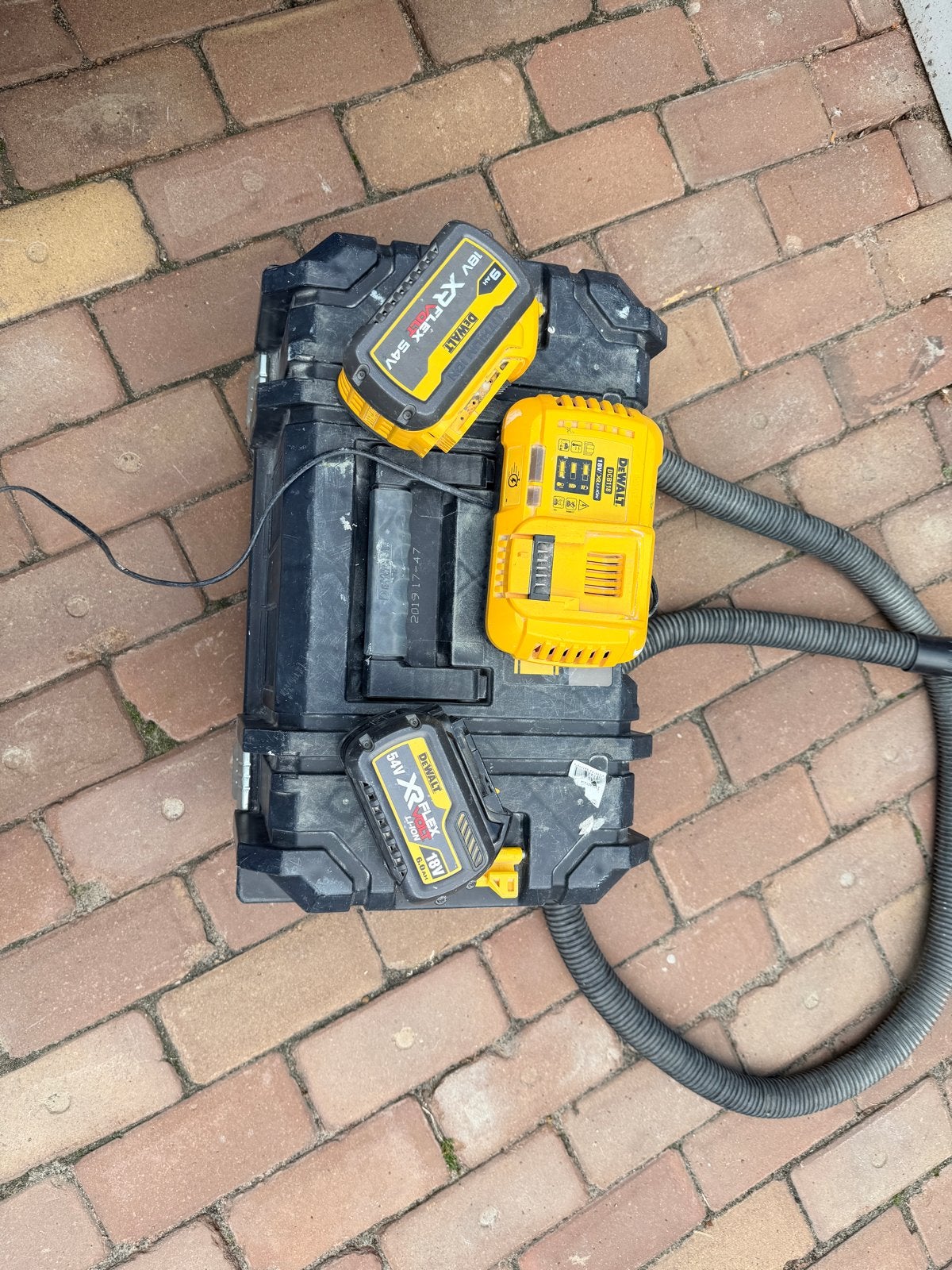 DeWalt DCV586M Stofzuiger met Accu's en Lader, Ophalen, Gebruikt