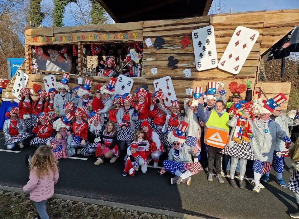 Carnavalsloopgroep America/Las Vegas, Drie personen of meer