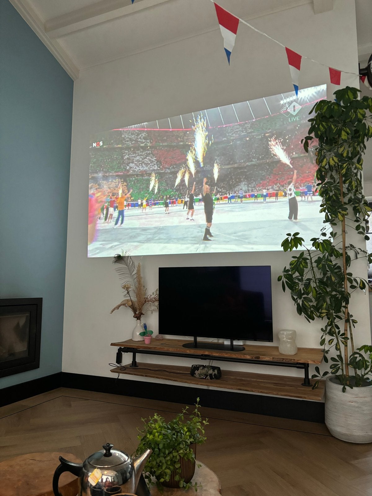 Tv meubel hout met zwarte steigerpijp - 160cm, Ophalen, Gebruikt, 150 tot 200 cm, Minder dan 100 cm