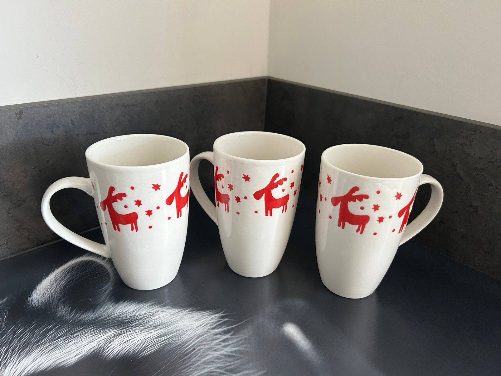 3x rendier kerst servies mok of mokken, Ophalen of Verzenden, Zo goed als nieuw, Overige stijlen, Kop(pen) en/of Schotel(s)