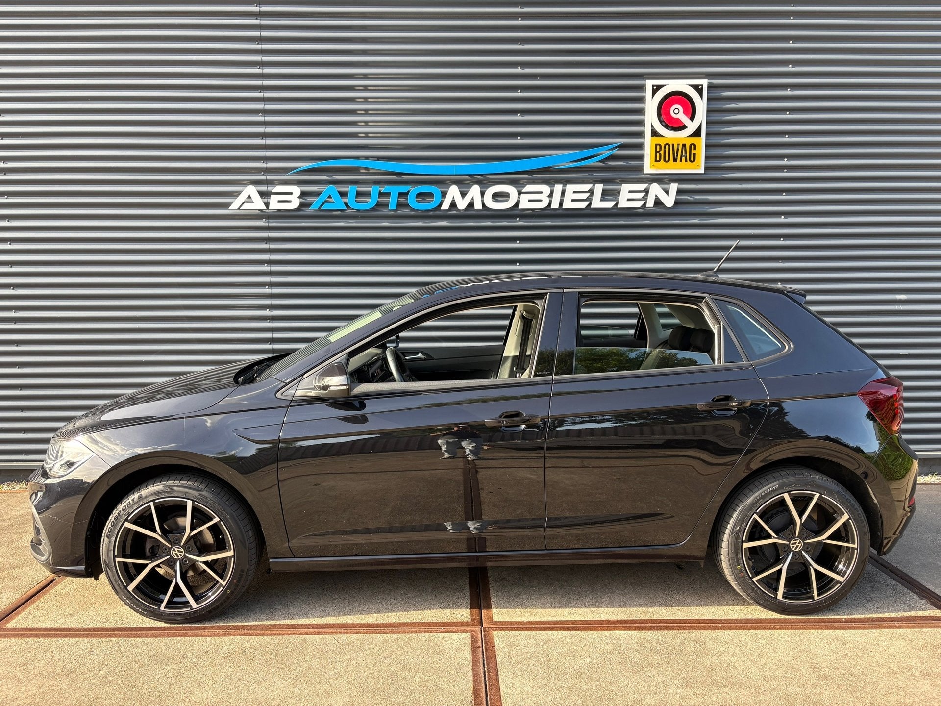 Volkswagen Polo 1.0 TSI Life PARKEERSENSOREN/ CARPLAY/ NAVI, Auto's, Voorwielaandrijving, Dealer onderhouden, Gebruikt, Euro 6