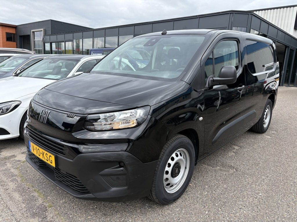 Fiat E-Doblò 136 L2 | Lengte 2 | 50 kWh (bj 2024), Automaat, 1716 kg, Gebruikt, Zwart