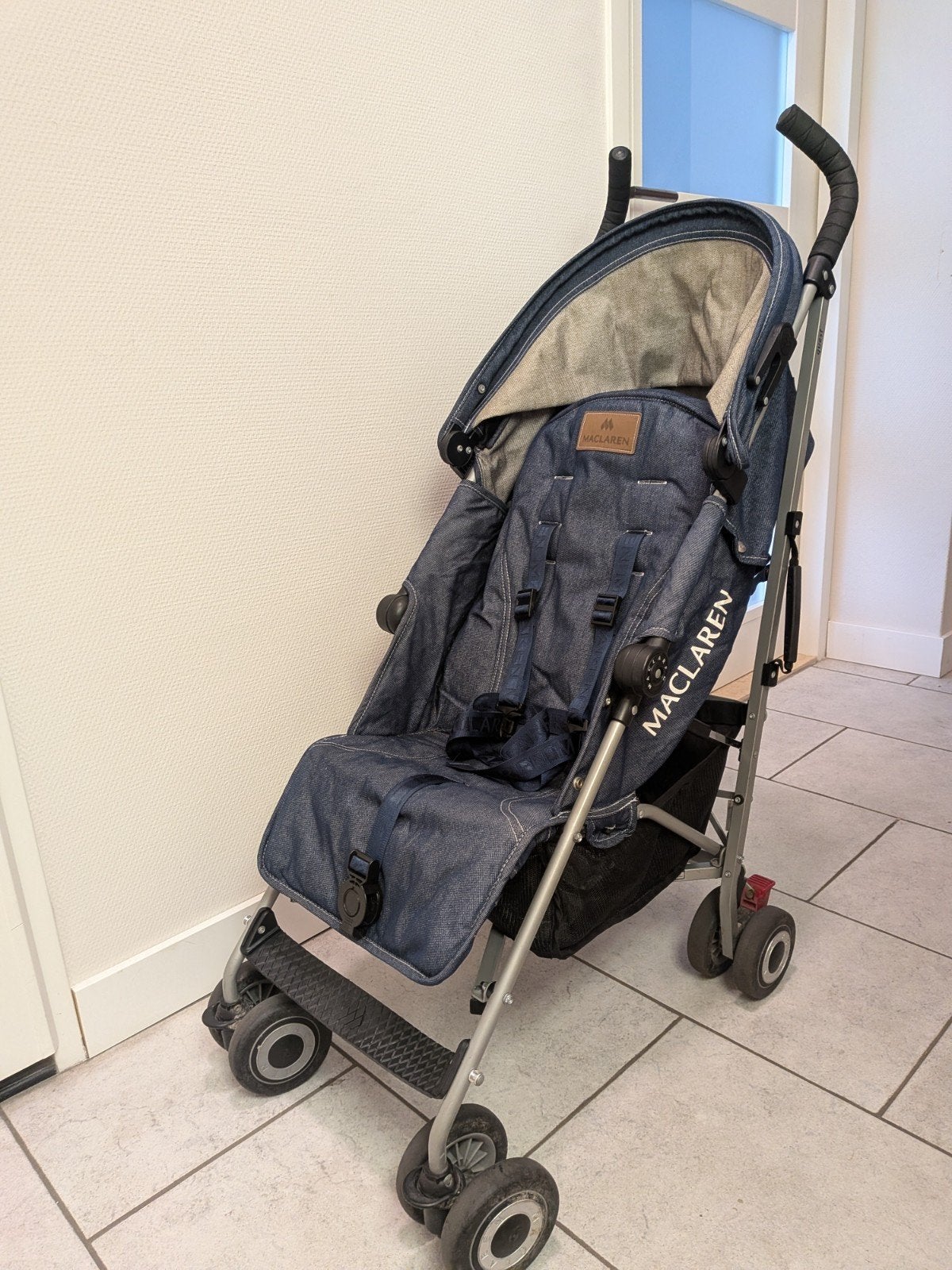 Maclaren Quest buggy in denim met regenhoes, Ophalen, Gebruikt, Maclaren, Regenhoes