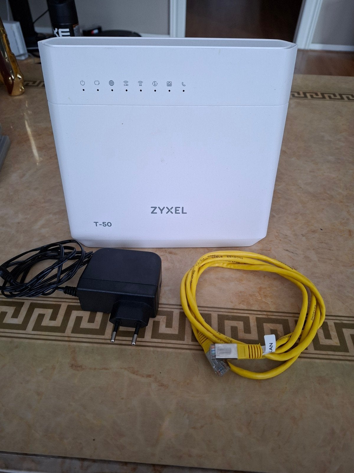 Zyxel T-50 Router met modem, Ophalen of Verzenden, Gebruikt, Router met modem, Zyxel