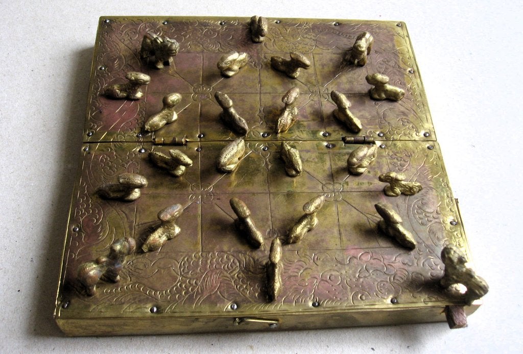 Bagh Chal handgemaakt Nepalees bordspel tijgers en geiten, Tibet, Goud, Ophalen of Verzenden, 15 cm