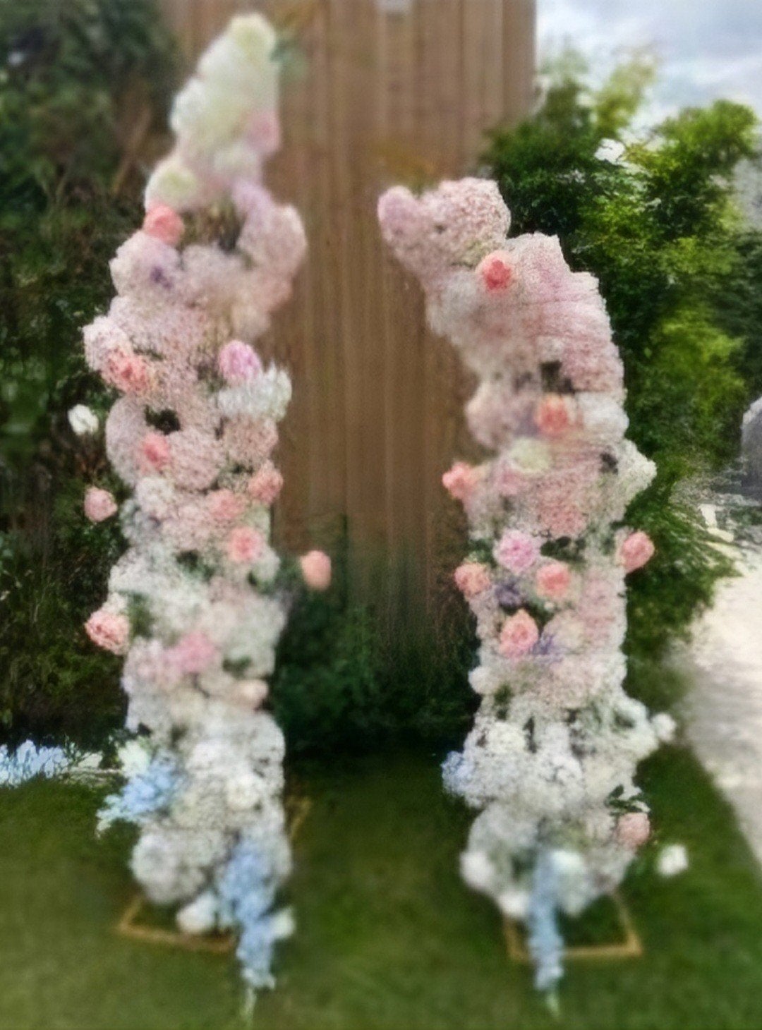2 Asymmetrische Bogen met Bloemen voor Feesten, Ophalen, Gebruikt, Versiering, Geboorte of Huwelijk