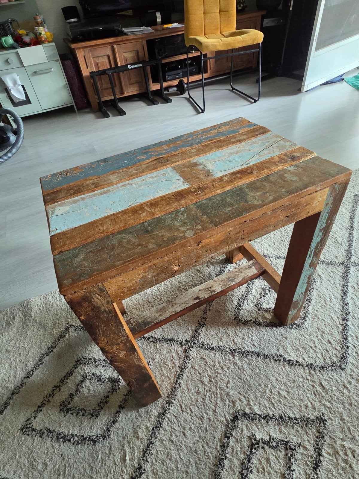 Bijzettafel van gerecycled hardhout (Indiase schepen), Huis en Inrichting, Minder dan 55 cm, Rond, Nieuw, Ophalen