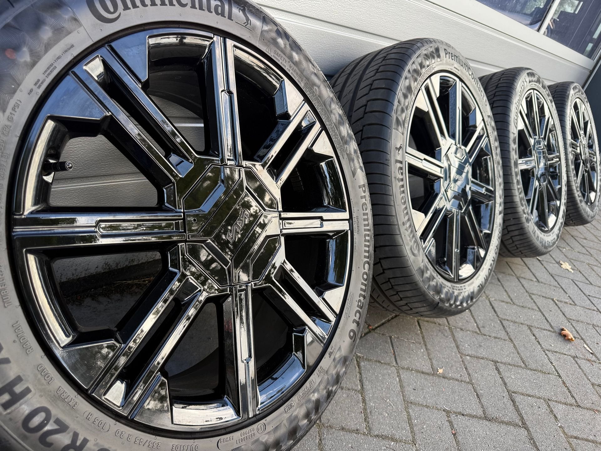 originele 20 inch zwarte Kia EV6 GT EV5 velgen zomerbanden, Auto-onderdelen, Banden en Velgen, Banden en Velgen, Zomerbanden, 20 inch