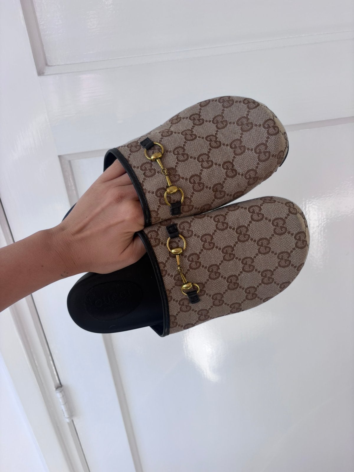 Gucci slippers maat 39 dames, Ophalen of Verzenden, Zo goed als nieuw, Zwart
