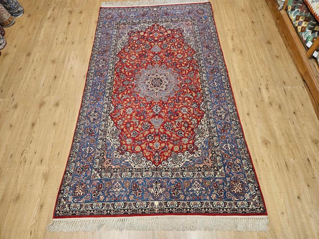 Vintage handgeknoopt perzisch tapijt isfahan 258x140, Info@SlatsAntiek.nl, Tweedehands, 100 tot 150 cm, Perzisch