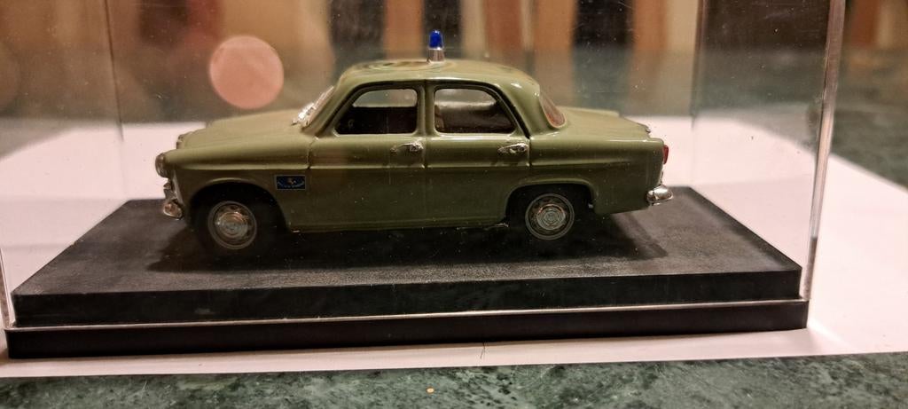 Alfa romeo giulietta polizia 1:43, Ophalen of Verzenden, Auto, Overige merken