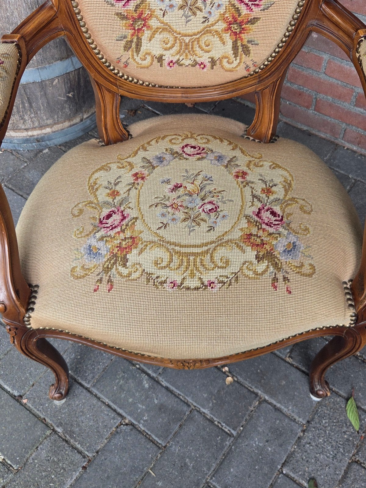 Antieke Fauteuil met Geborduurd Bloemenpatroon, Ophalen
