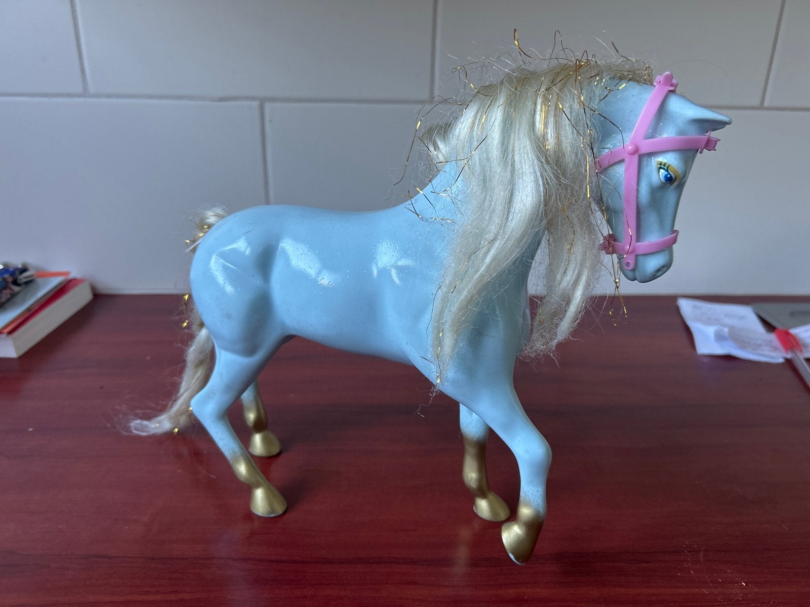 Barbie Blauw speelgoedpaard gouden hoeven, Ophalen, Gebruikt, Meisje