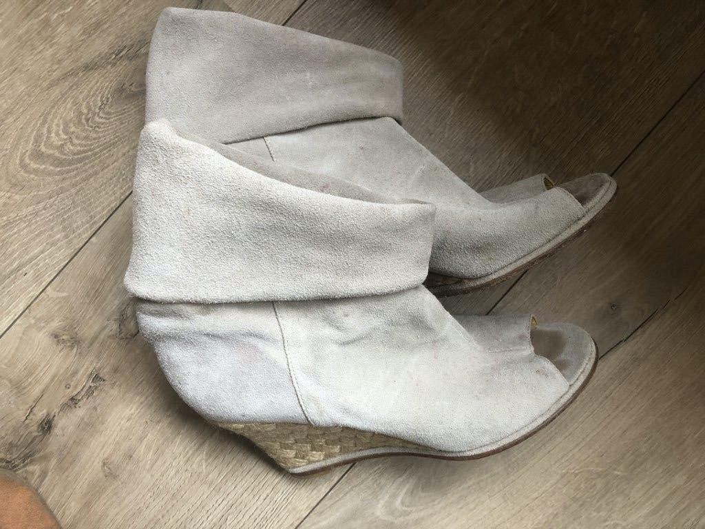 FRED DE LA BRETONIERE beige korte laarsjes peep-toe maat 41, Fred de la Bretoniere, Beige, Lage of Enkellaarzen, Ophalen of Verzenden