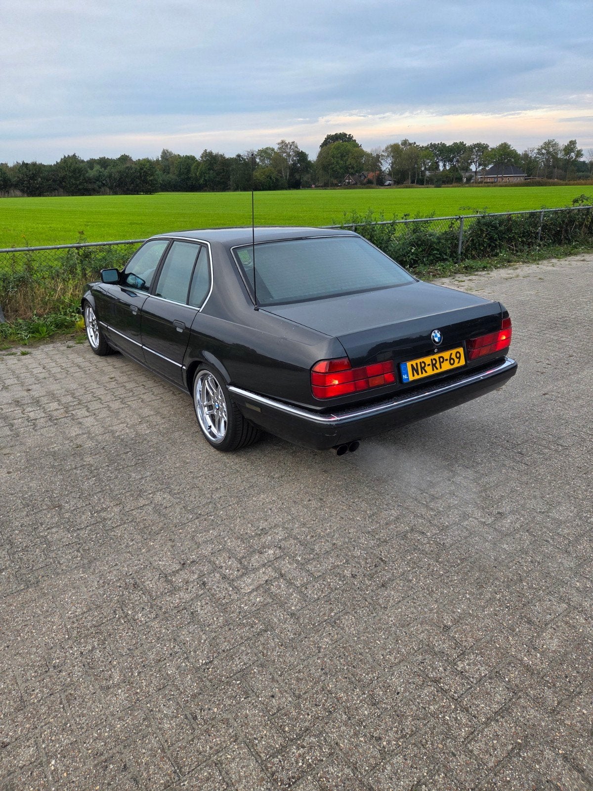 BMW 7-Serie 5.0 I 750 AUT K6 1987 Zwart, Auto's, Automaat, Achterwielaandrijving, 12 cilinders, Zwart