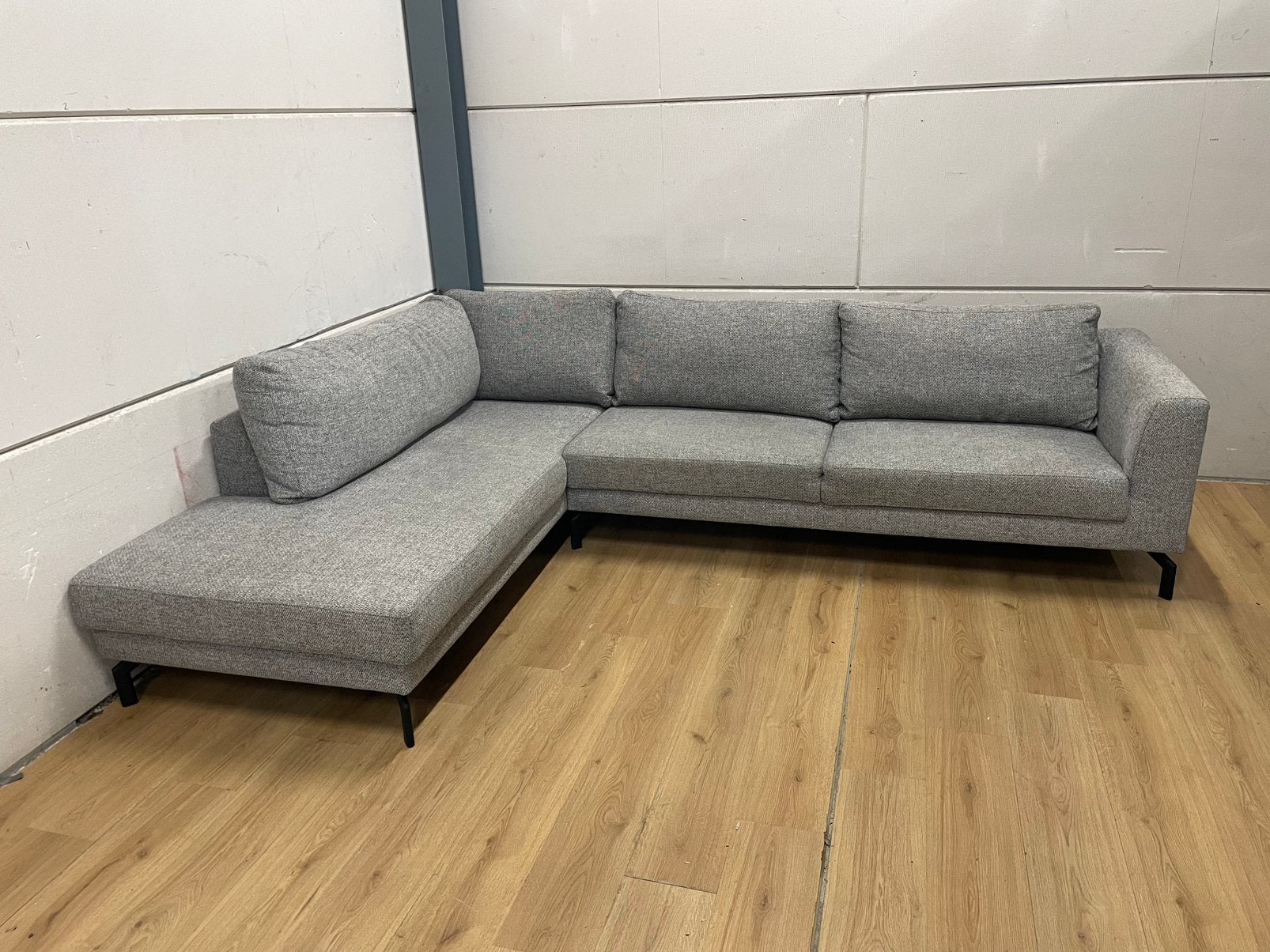 Mooie luxe moderne grijze hoekbank - GEREINIGD!!!