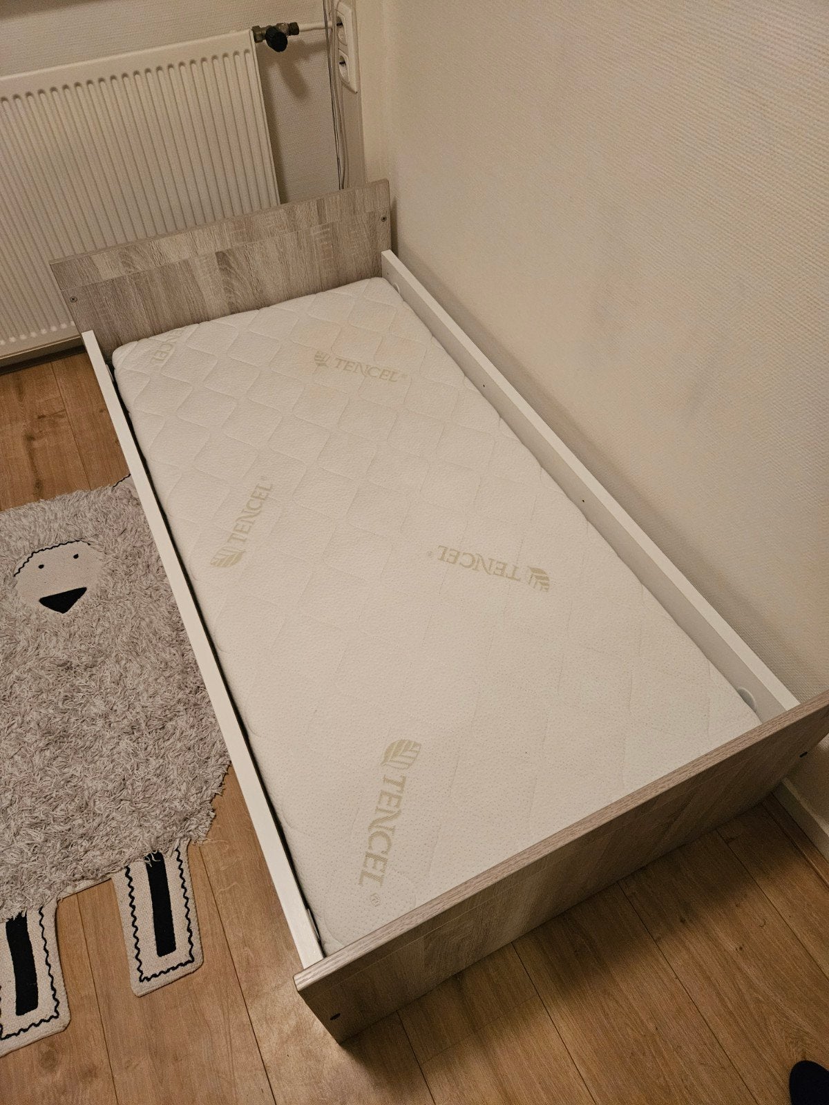 Complete babykamer: Bedje met matras en lattenbodem, Lattenbodem, 70 tot 85 cm, Ophalen of Verzenden, Zo goed als nieuw