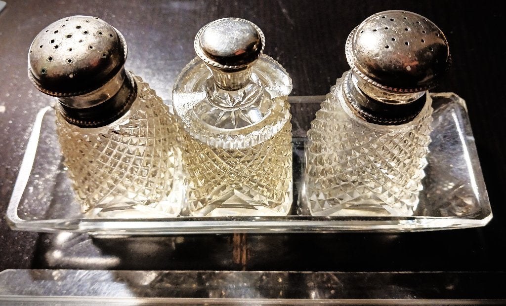 kristal peper, zout en mosterd(olie?) stel met zilveren dop, Antiek en Kunst, Ophalen of Verzenden