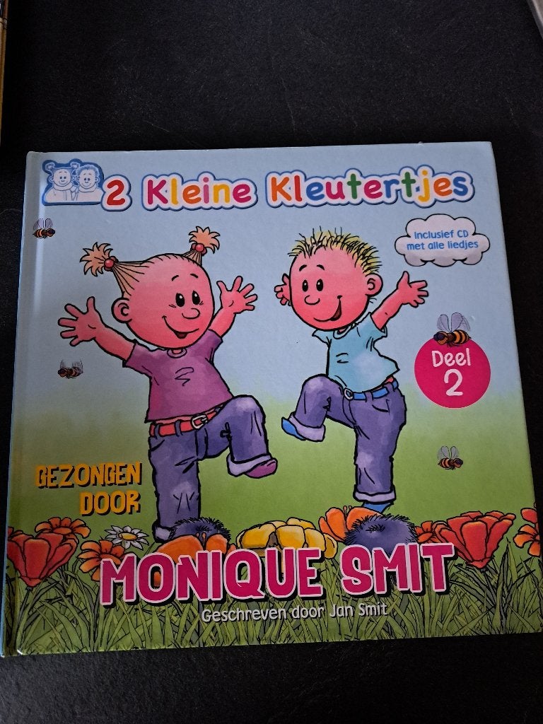 Monique smit - 2 kleine kleutertjes deel 2 met CD, Ophalen of Verzenden, Zo goed als nieuw, Monique Smit, Fictie algemeen