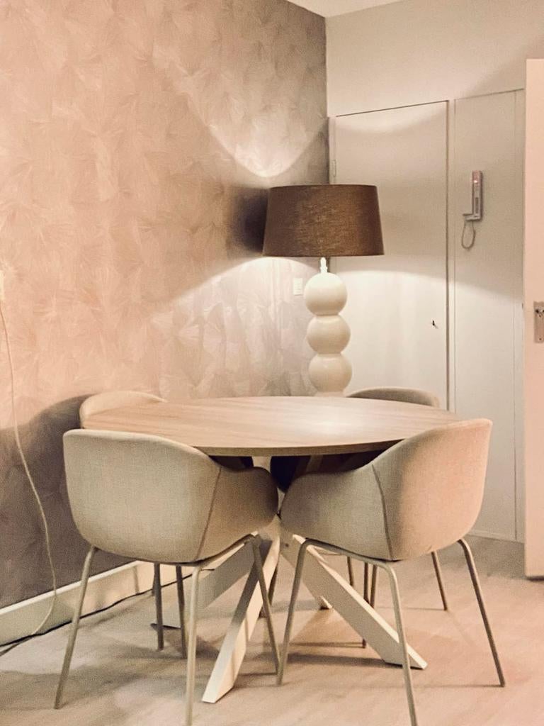 Ronde eettafel (120) met oak eiken blad en witte kruispoot, Huis en Inrichting, Tafels | Eettafels, Zo goed als nieuw, 100 tot 150 cm