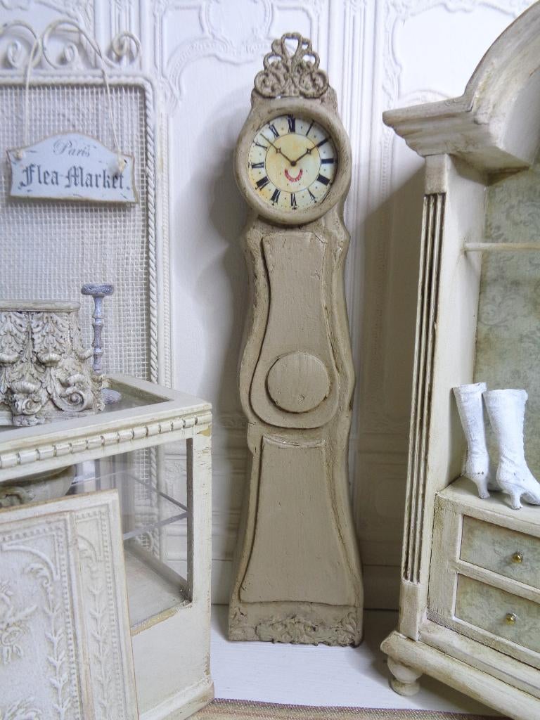 Bruine Mora klok , Poppenhuis 1:12…(FotoNr Br87), Ophalen of Verzenden, Nieuw, Poppenhuis