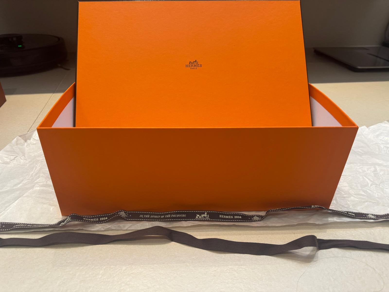 Hermes schoenen doos, Doos, Minder dan 35 cm, Ophalen of Verzenden, Zo goed als nieuw