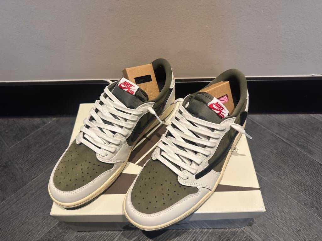 Jordan 1 travis scott low medium olive, Overige kleuren, Verzenden, Nieuw, Sneakers of Gympen