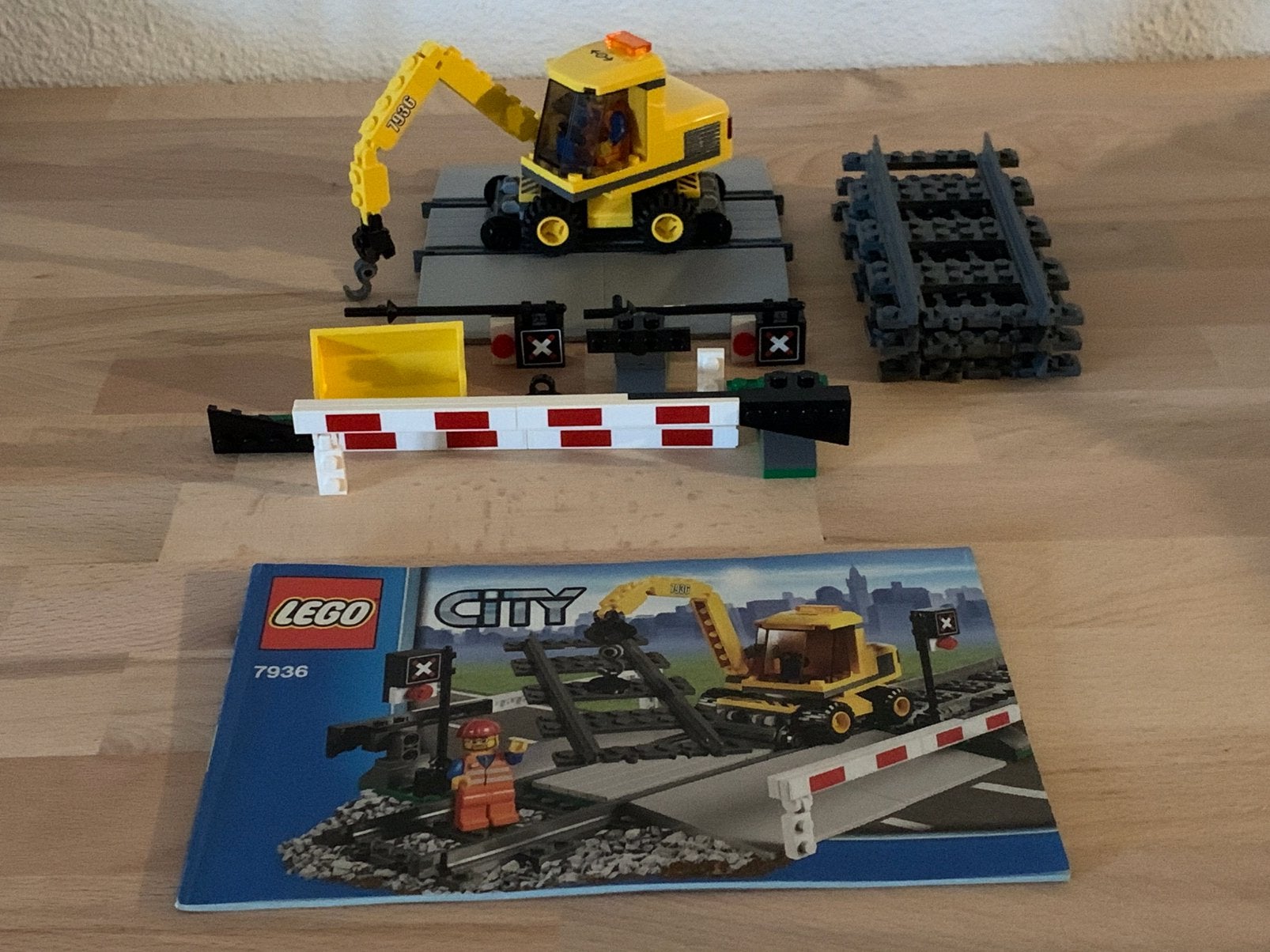 Lego city 7936 trein spoorweg overgang reparatie met boekje, Kinderen en Baby's, Speelgoed | Duplo en Lego, Lego, Ophalen of Verzenden