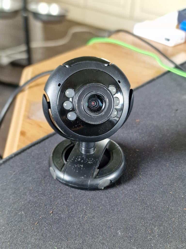 Trust Webcam met Microfoon - Bedraad USB, Computers en Software, Webcams, Ophalen of Verzenden, Trust, Monitorclip, Bedraad