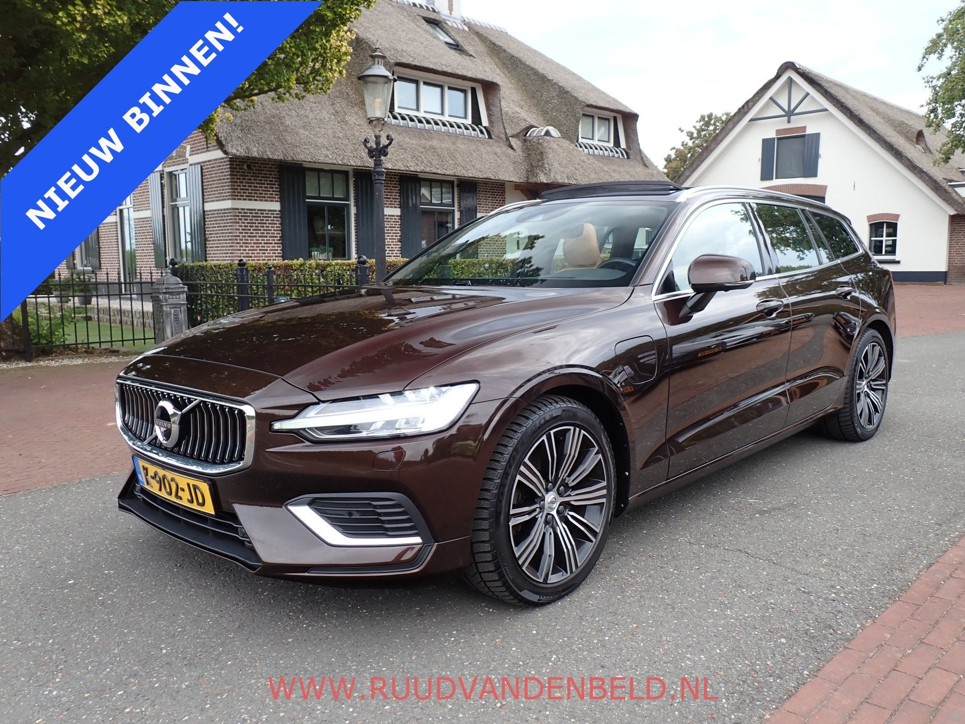 Volvo V60 T6 Recharge AWD HEADUP / H&K / PANODAK / ACC / KEY, Automaat, Gebruikt, Euro 6, Hybride Elektrisch/Benzine