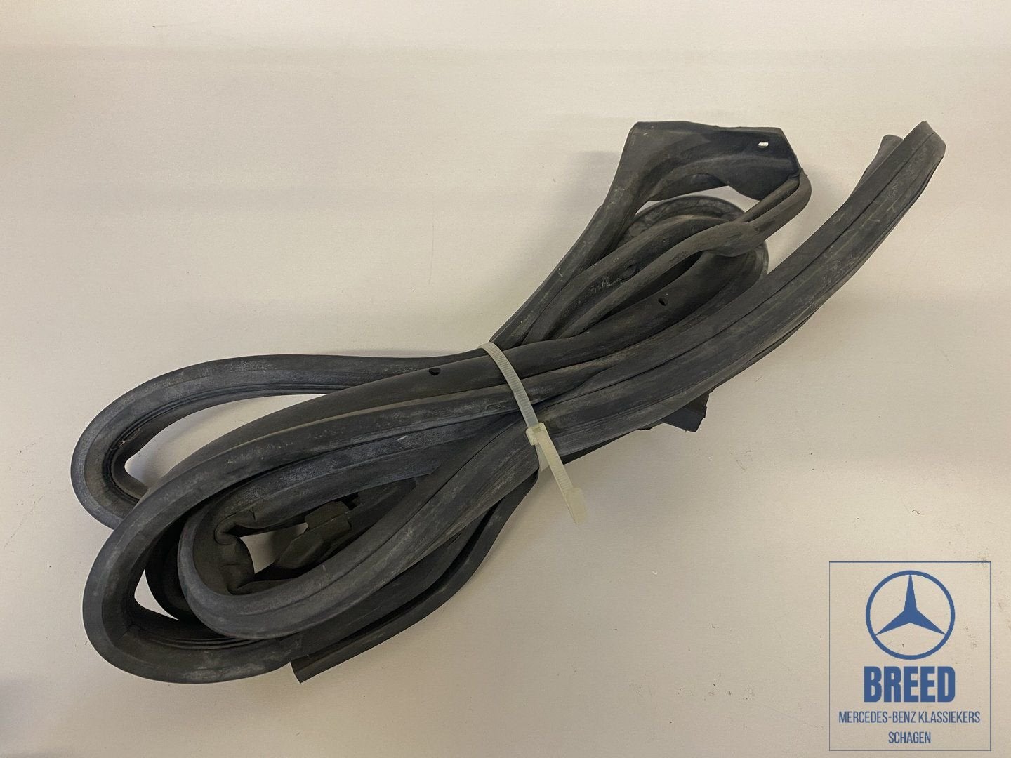 NOS deurrubber linksachter voor Mercedes-Benz W202, Auto-onderdelen, Carrosserie en Plaatwerk, -, Nieuw, Ophalen of Verzenden