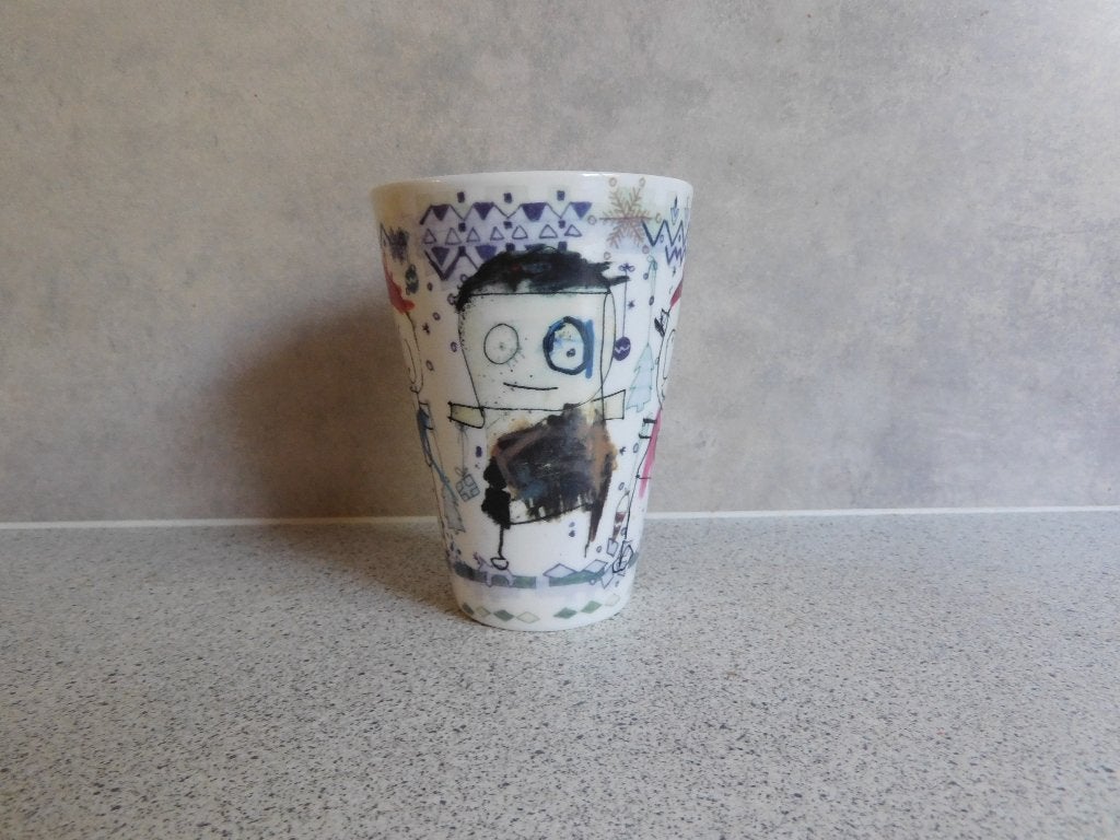 Mok 12x9 cm. Poul Pava Be Friends Xmas by Aida, Huis en Inrichting, Gebruikt, Overige merken, Overige stijlen, Porselein