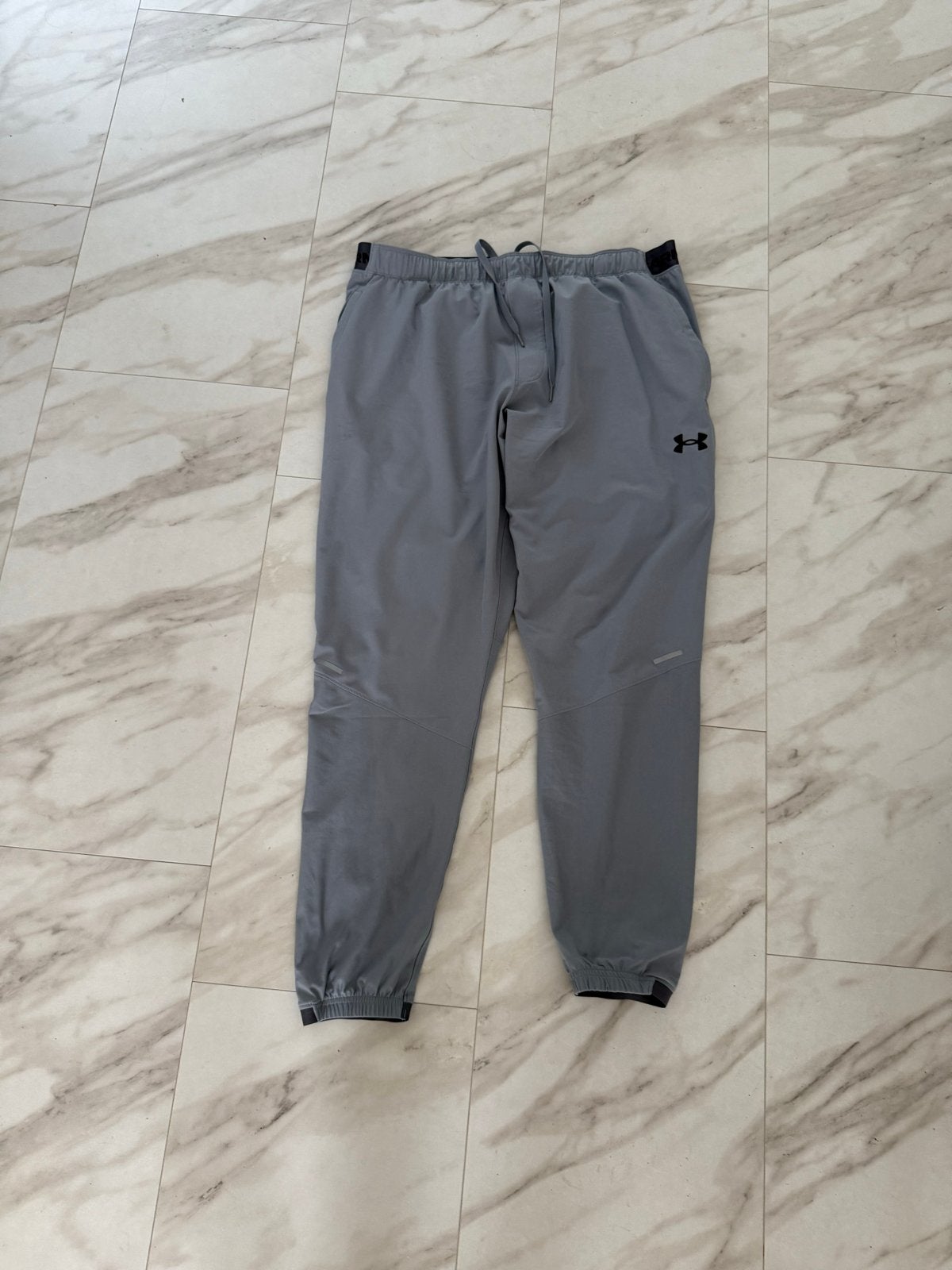 Under Armour sportbroek - Grijs - Maat xl, Kleding | Heren, Sportkleding, Fitness, Maat 48/50 (M), Ophalen of Verzenden, Zo goed als nieuw